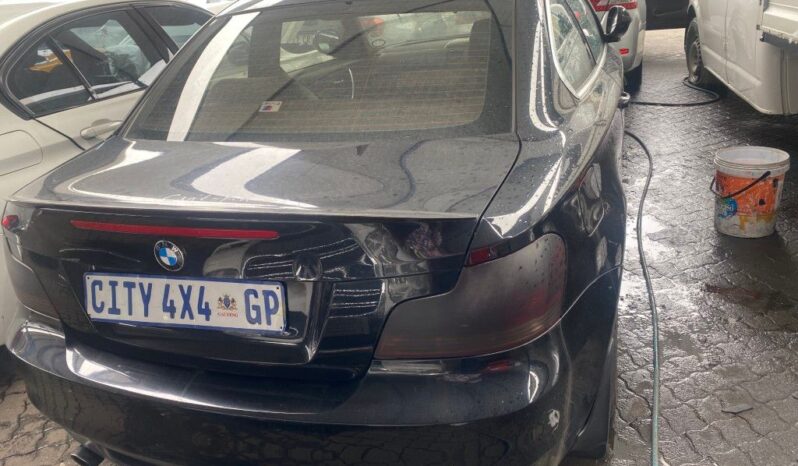
								2010 BMW 125i full									