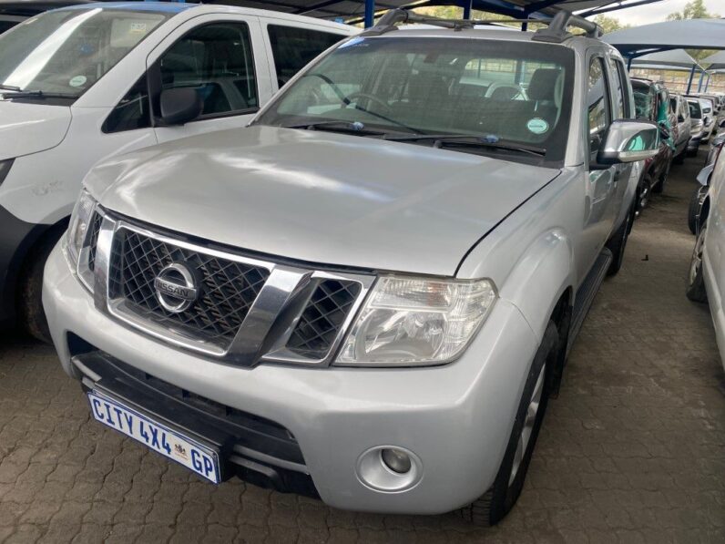 
								2011 NISSAN NAVARA full									