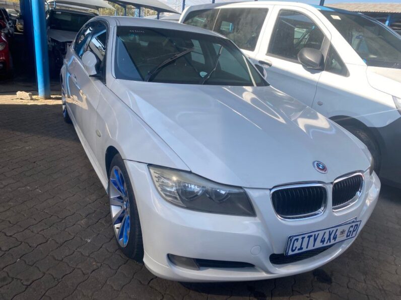 
								2010 BMW 323i full									