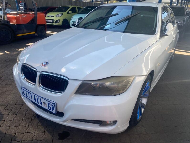 
								2010 BMW 323i full									