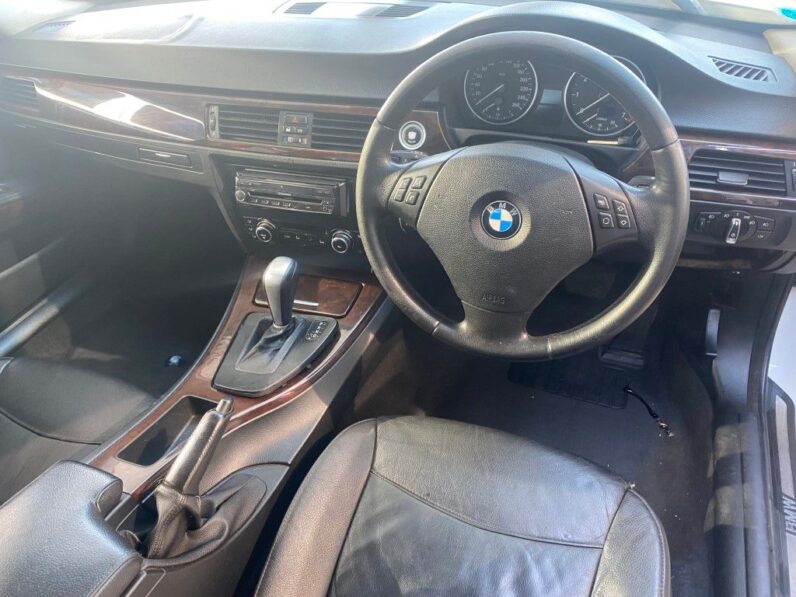 
								2010 BMW 323i full									