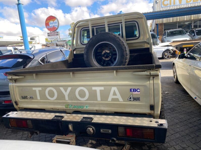 
								2019 TOYOTA LAND CRUISER LX V6 full									