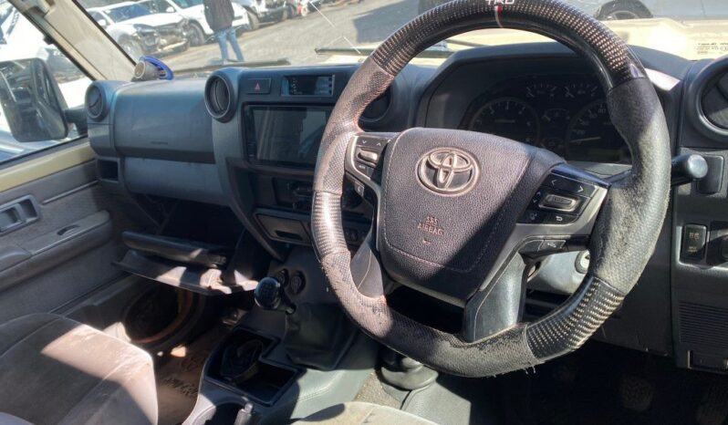 
								2019 TOYOTA LAND CRUISER LX V6 full									
