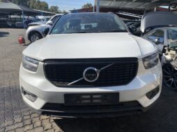 2021 VOLVO XC40