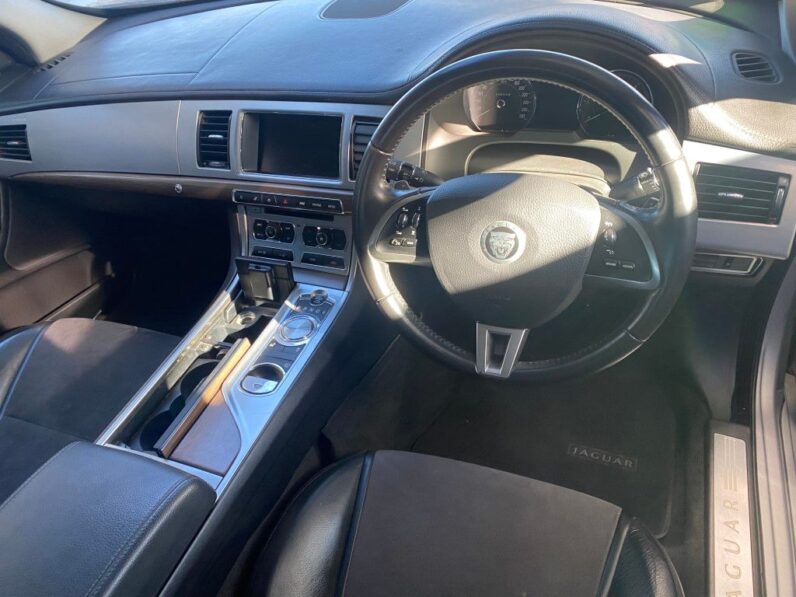 
								2013 JAGUAR XF 2.2D LUXURY full									