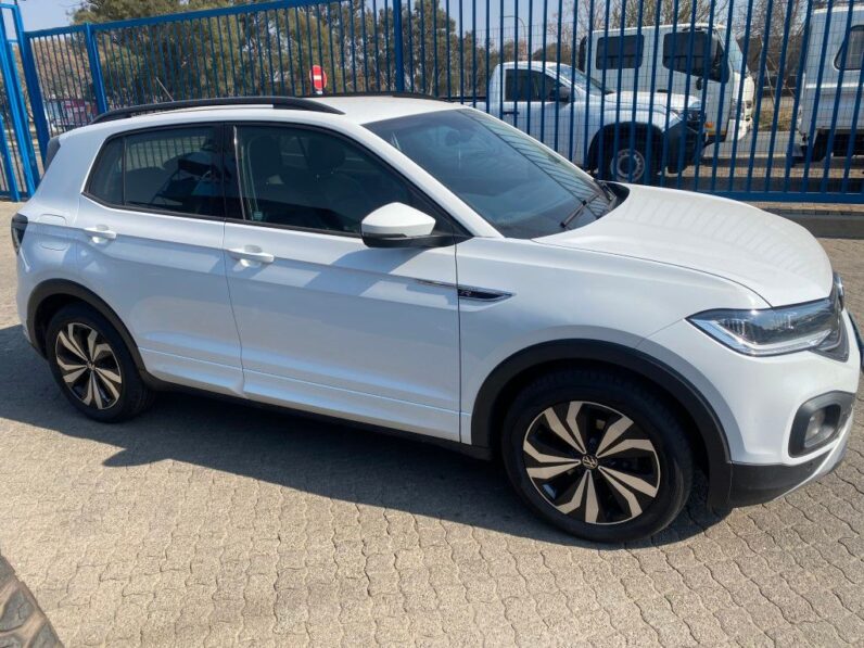
								2021 VW T-CROSS 1.0 TSI COMFORTL full									