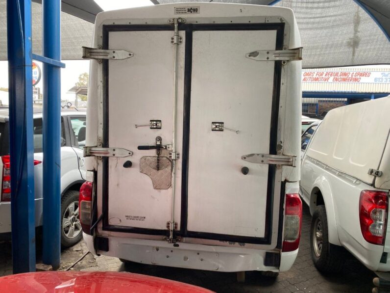 
								2022 NISSAN NAVARA 2.5 DE XE full									