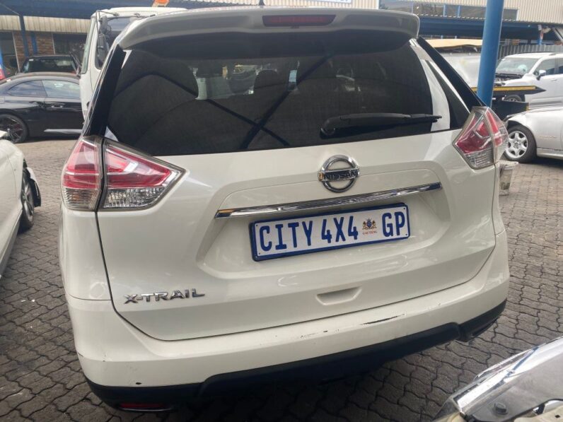 
								2015 NISSAN X TRAIL 2.0 XE (T32) full									