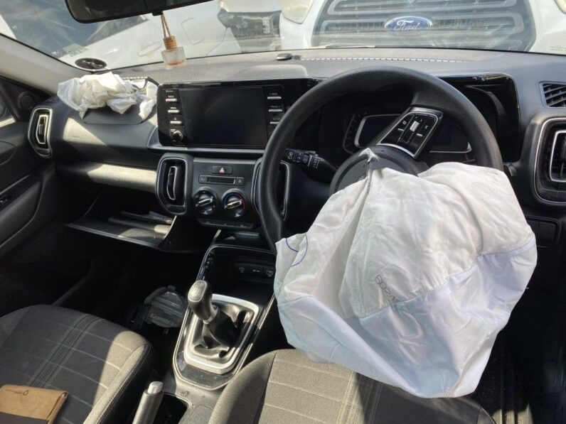 
								2024 KIA SONET 1.5 LX full									