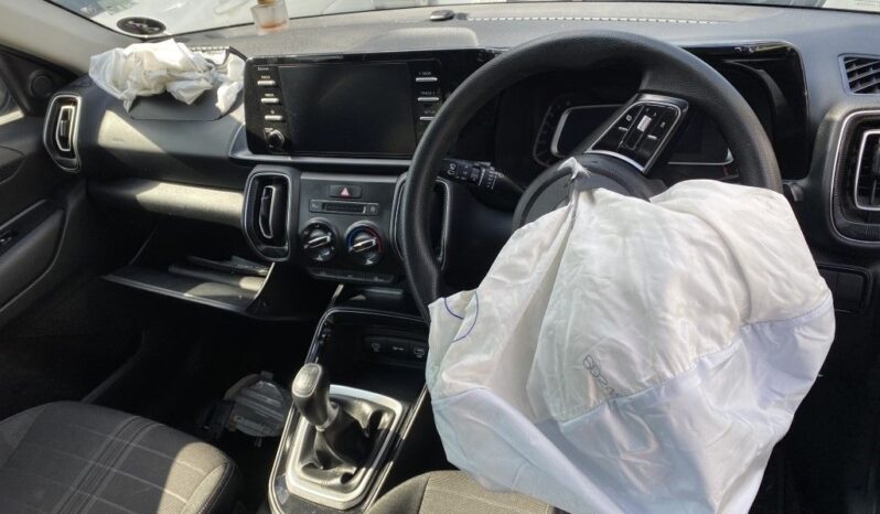 
								2024 KIA SONET 1.5 LX full									