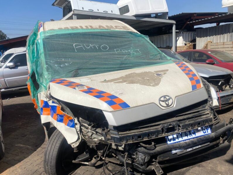 
								2024 TOYOTA QUANTUM 2.8 full									