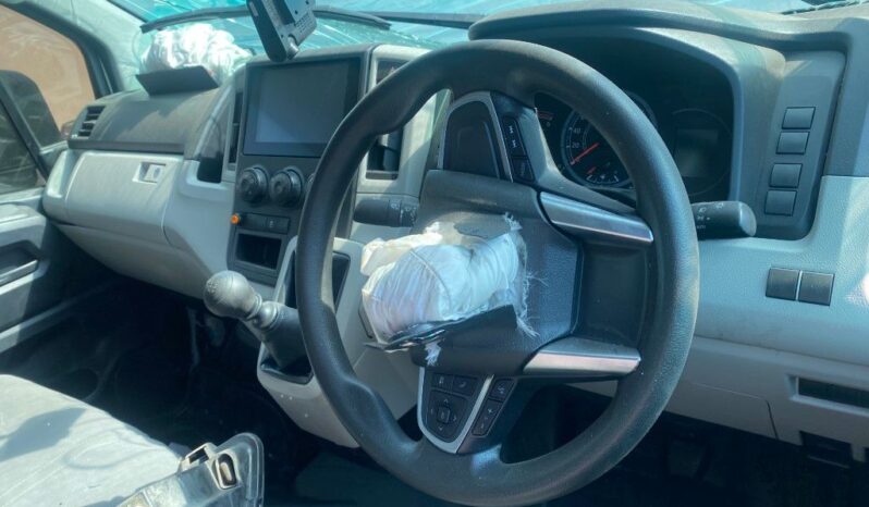 
								2024 TOYOTA QUANTUM 2.8 full									