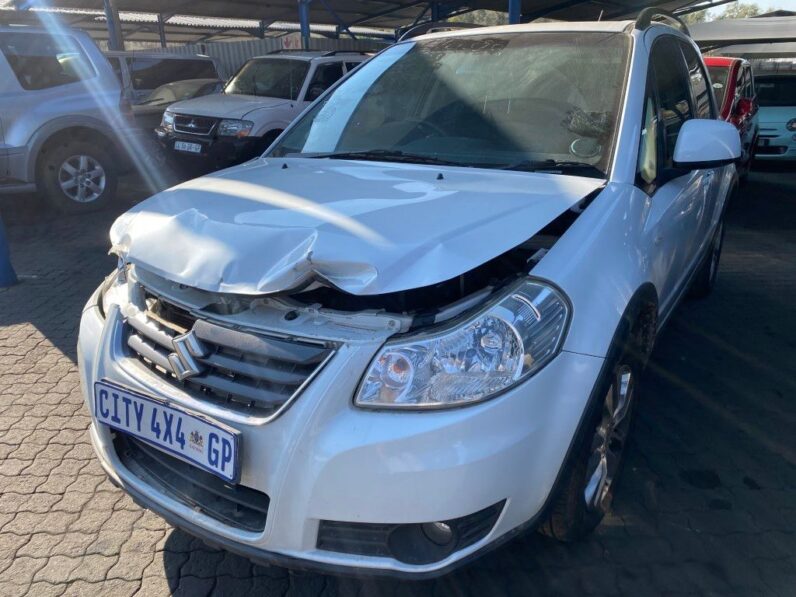 
								2013 SUZUKI SX4 full									