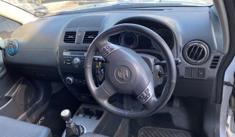 
								2013 SUZUKI SX4 full									