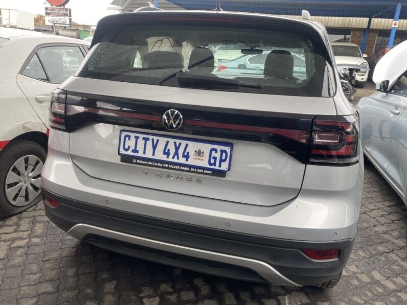 
								2023 VW T CROSS 1.0 TSI full									