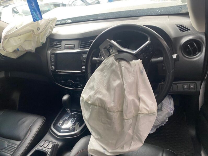 
								2022 NISSAN NAVARA 2.5 DDTi PRO full									