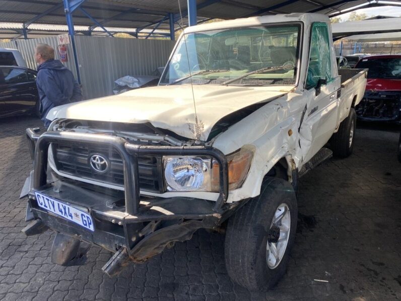 
								2012 TOYOTA LAND CRUISER 79 4.0 full									